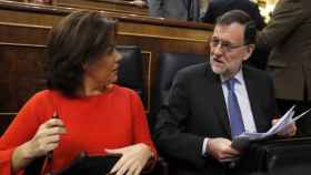 El expresidente del Gobierno, Mariano Rajoy, con su posible sucesora, Soraya Sáenz de Santamaría.