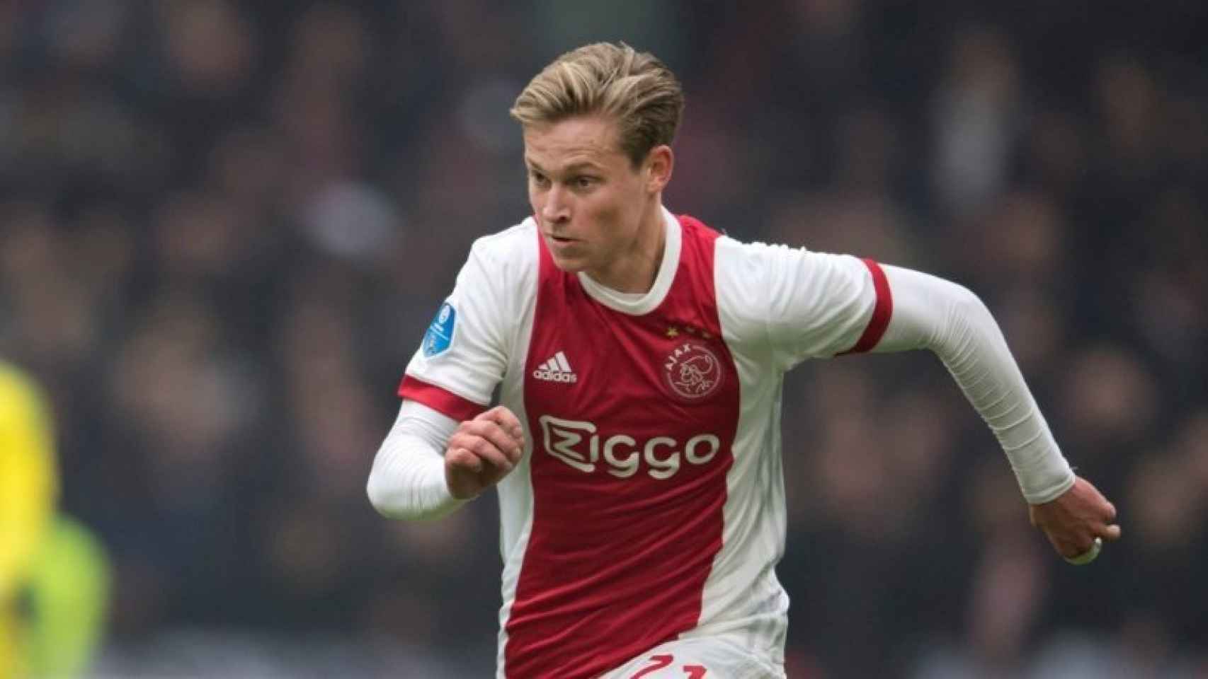 De Jong durante un partido del Ajax