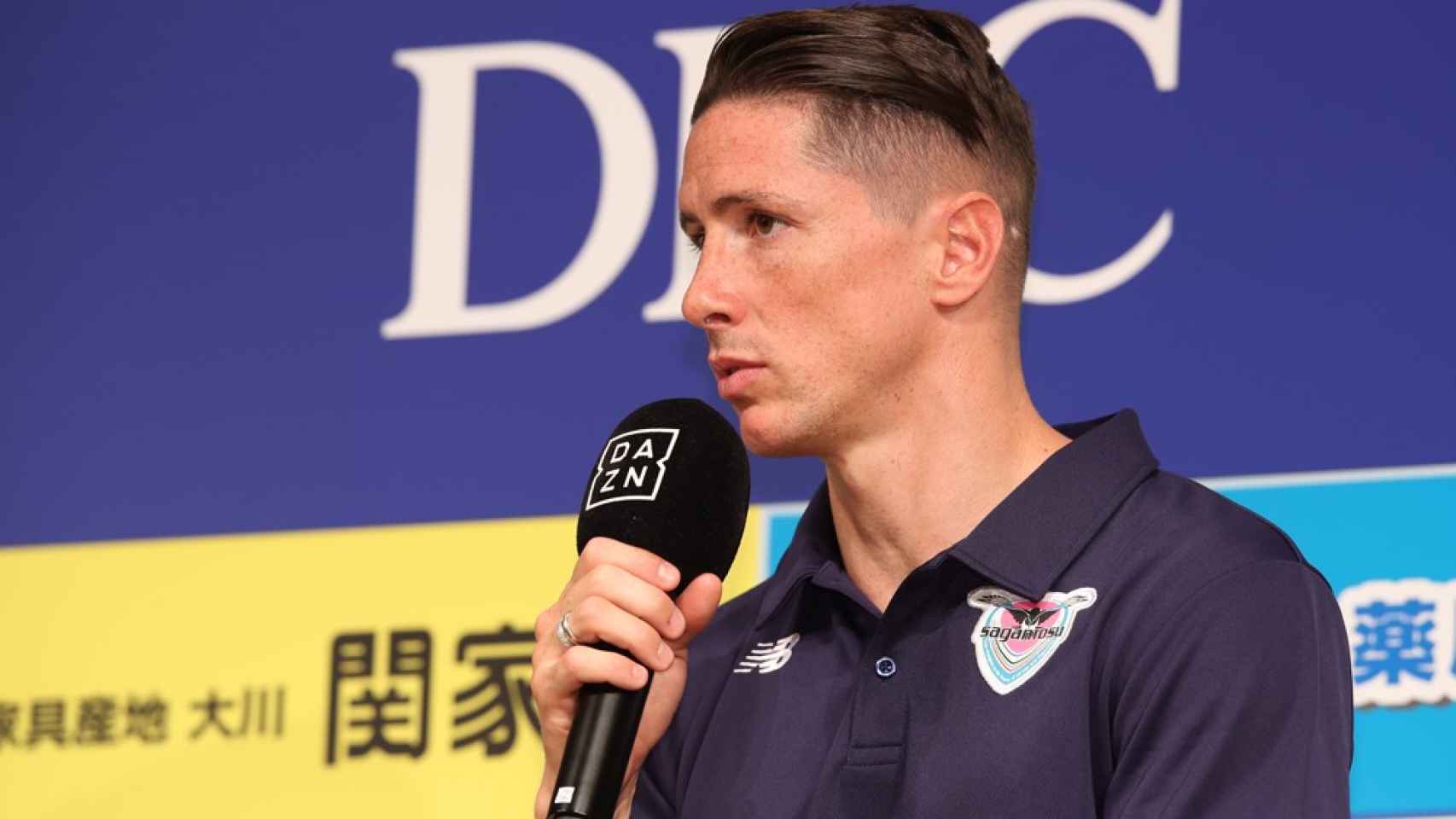 Fernando Torres se presenta ante su nueva afición como jugador del Sagan Tosu