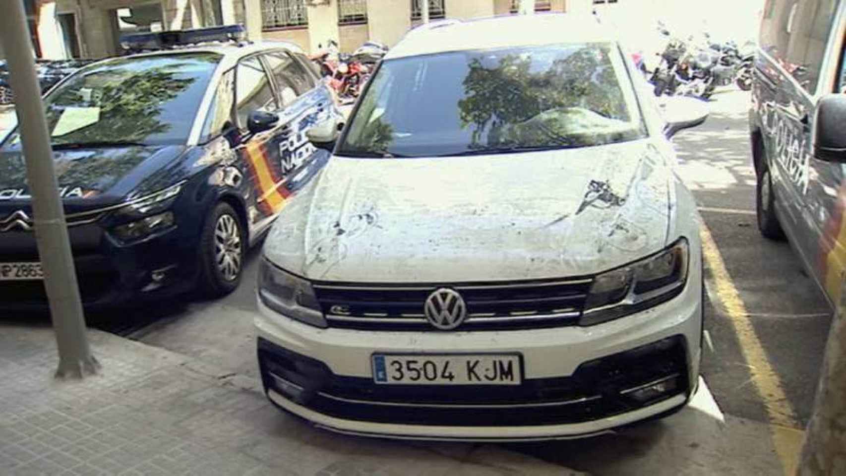 Volkswagen Tiguan con el que Adrián habría llevado al cineasta holandés al hospital después de agredirle