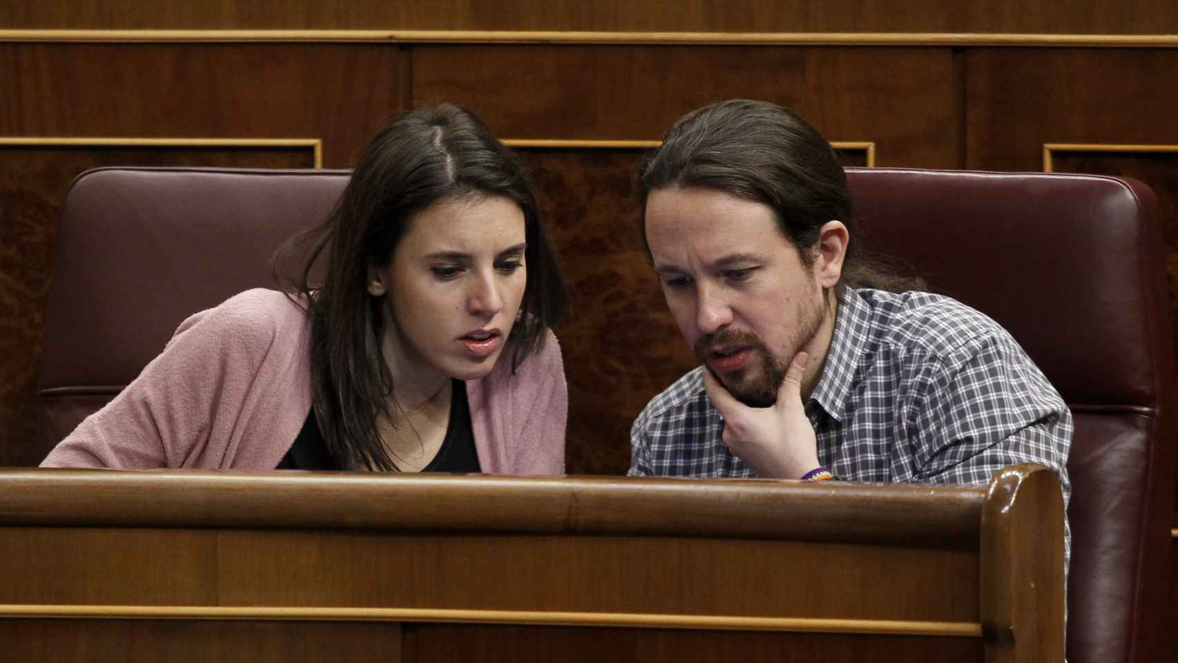 Irene Montero y Pablo Iglesias en el Congreso de los Diputados.