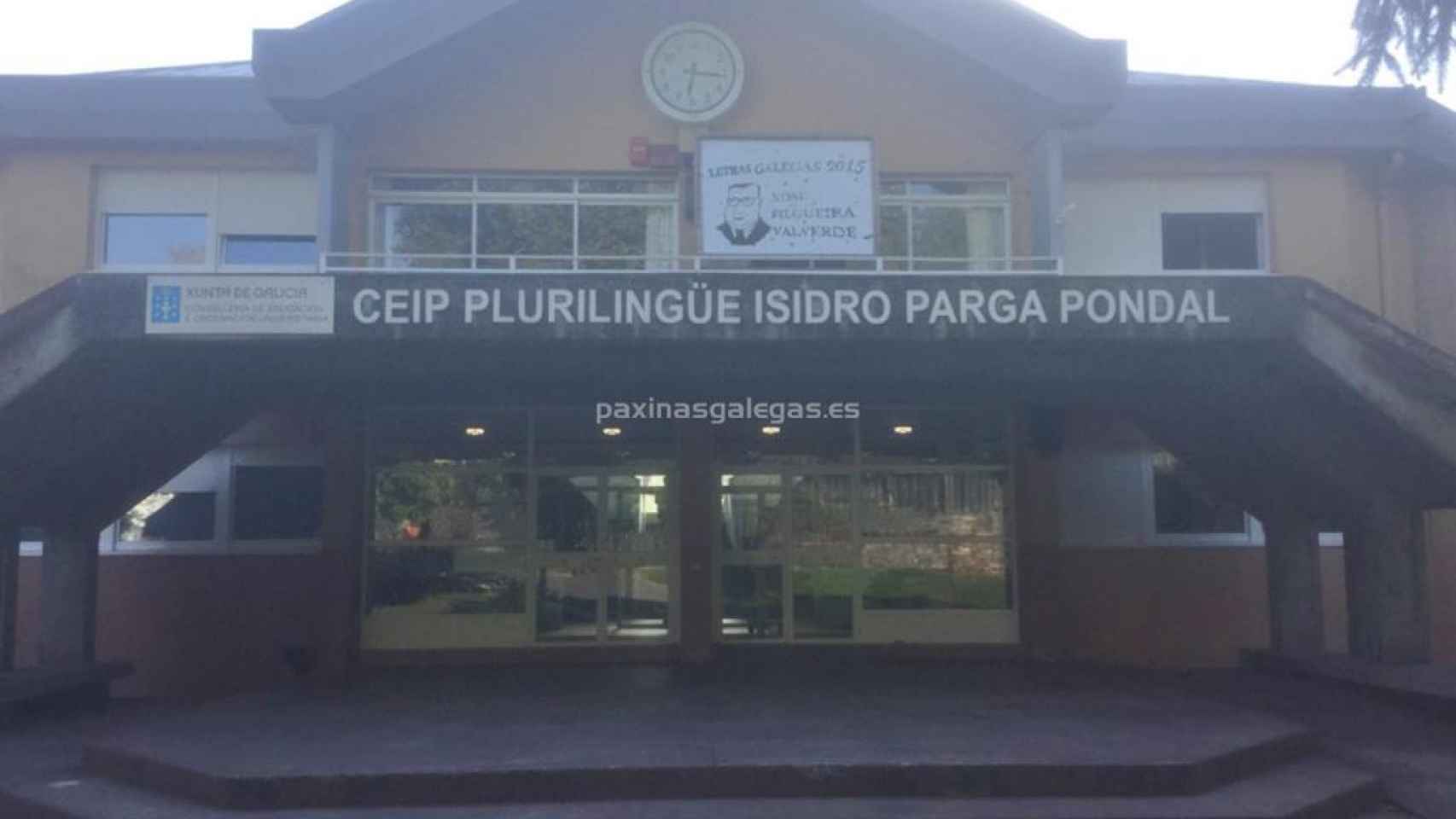 El colegio público en una imagen de las Páxinas Galegas.