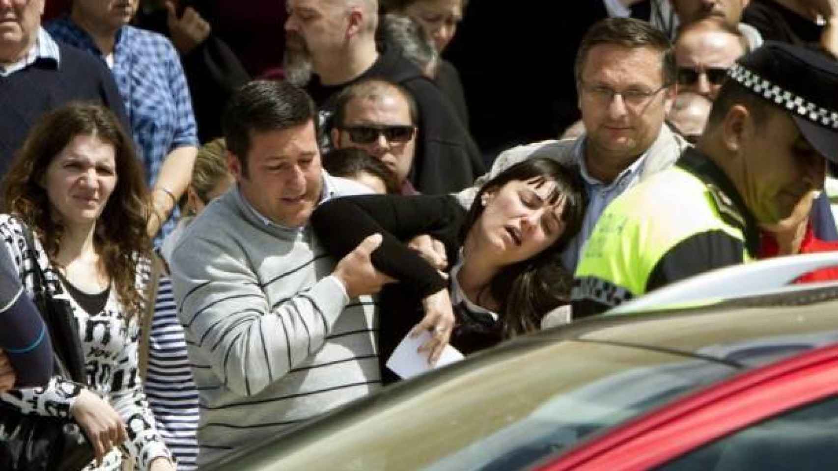 Marianela Olmedo, la madre de la menor cuyo cadáver fue encontrado junto al de su padre en Almonte, tras el funeral.