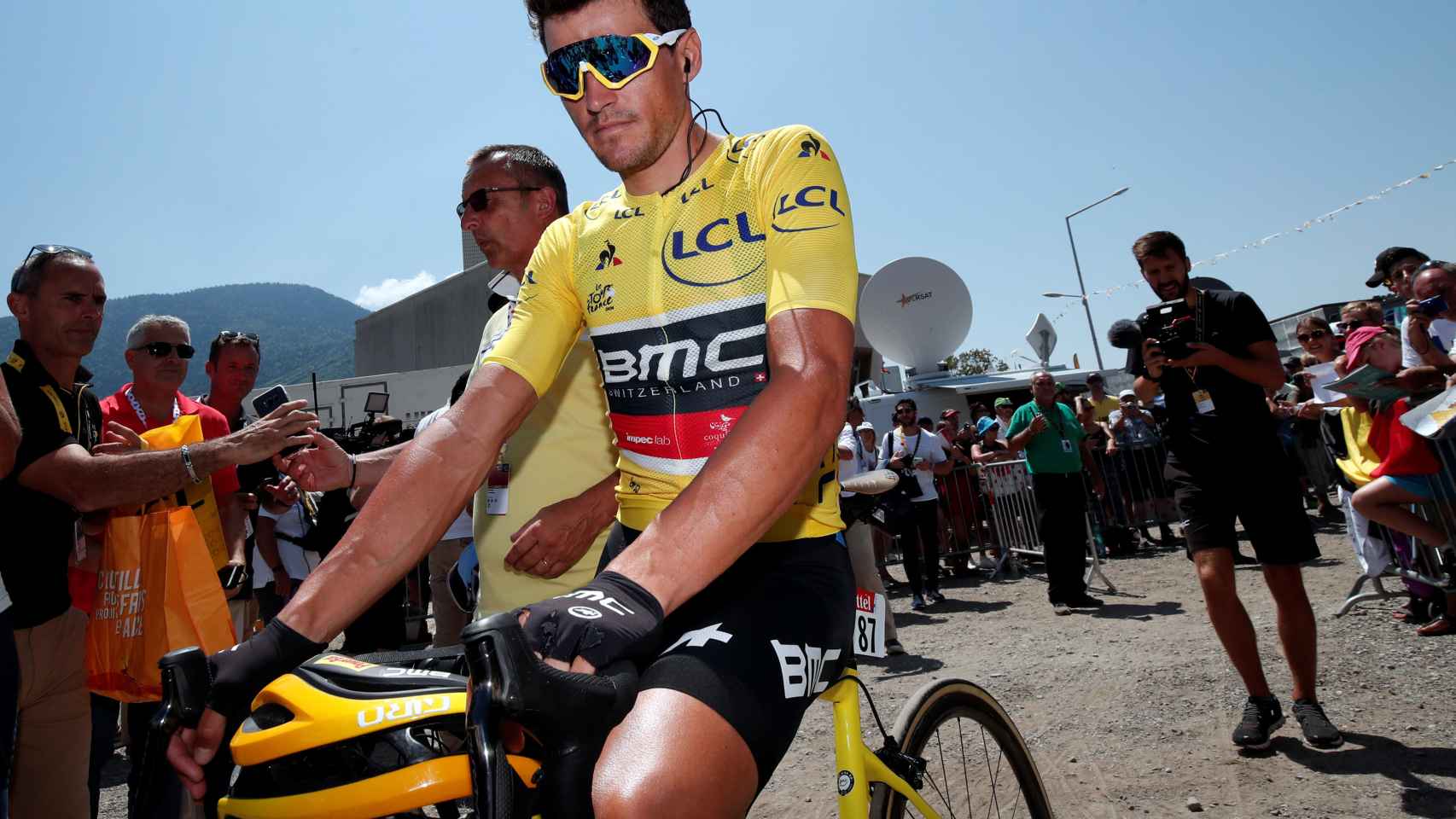 Van Avermaet mantuvo el maillot amarillo durante la primera semana del Tour.