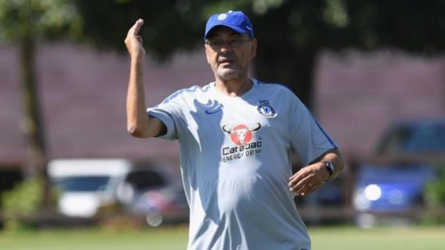 Sarri durante el entrenamiento del Chelsea. Foto: Twitter (@Chelseacf).