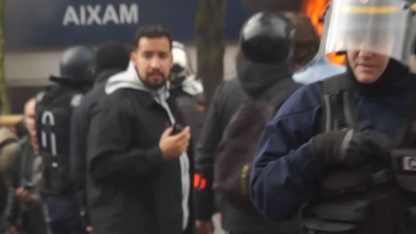 Alexandre Benalla, colaborador de Emmanuel Macron, durante las protestas del 1 de mayo.