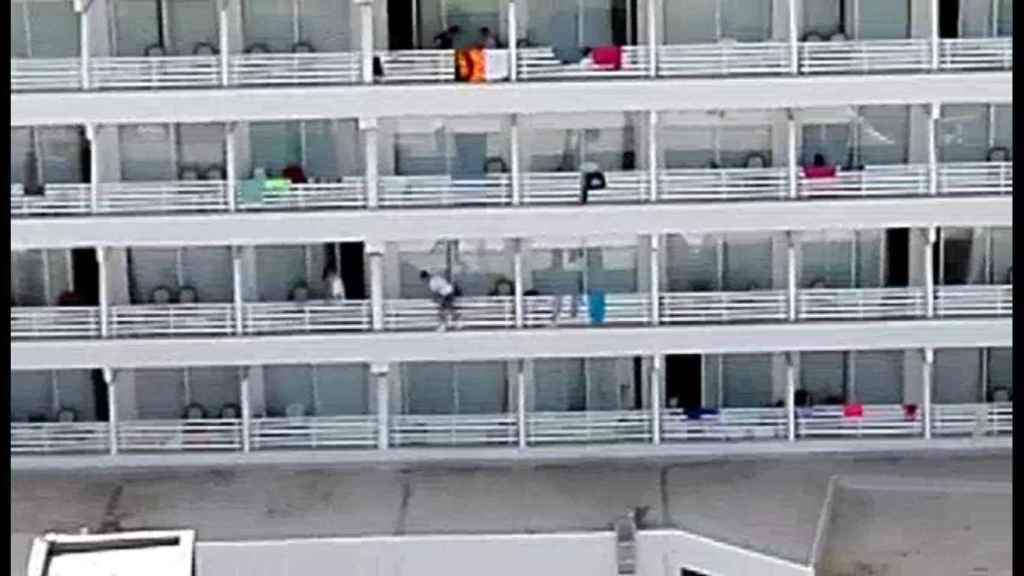 Ingleses saltando por los balcones de hoteles en Magaluf