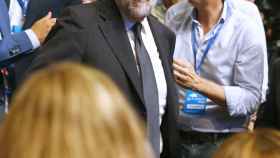 Ana Pastor elogia a Rajoy frente a Aznar: Eres el mejor presidente que hemos tenido