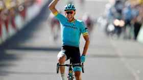 Omar Fraile celebra su victoria en el Tour de Francia.