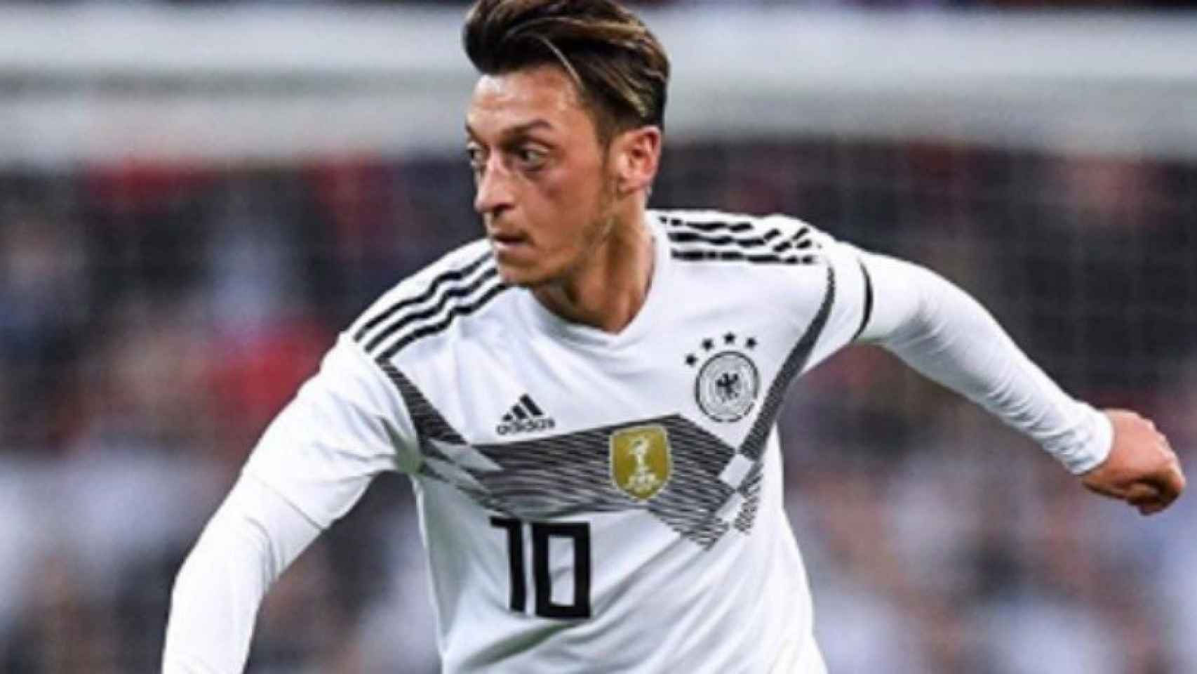 Özil con la selección alemana. Foto Instagram (@m10_official)