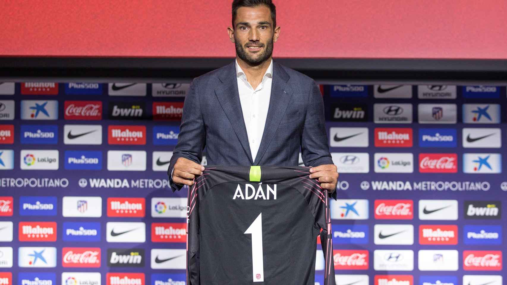 Antonio Adán, presentado como jugador del Atlético de Madrid