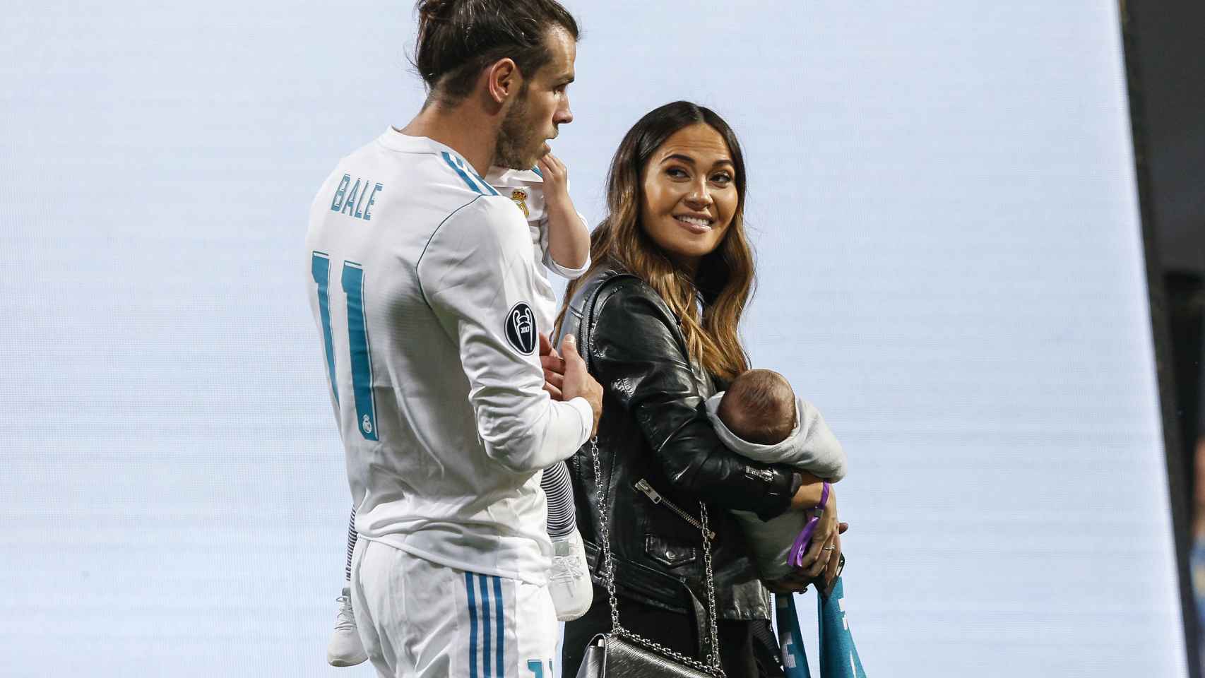 Gareth Bale y su novia Emma Rhys durante una celebración en el Bernabéu.