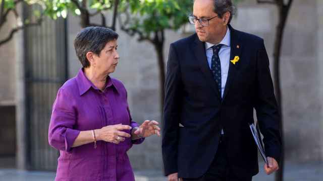 El presidente catalán, Quim Torra, y la delegada del Gobierno en Cataluña, Teresa Cunillera, este lunes.