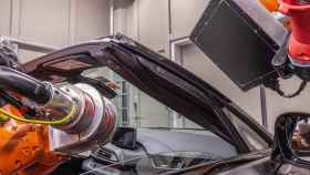 Nuevo sistema de BMW para comprobar la calidad de sus prototipos al micrómetro.