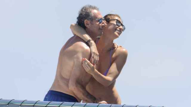La actriz Mónica Pont y José Cacheiro durante unas vacaciones en Ibiza.