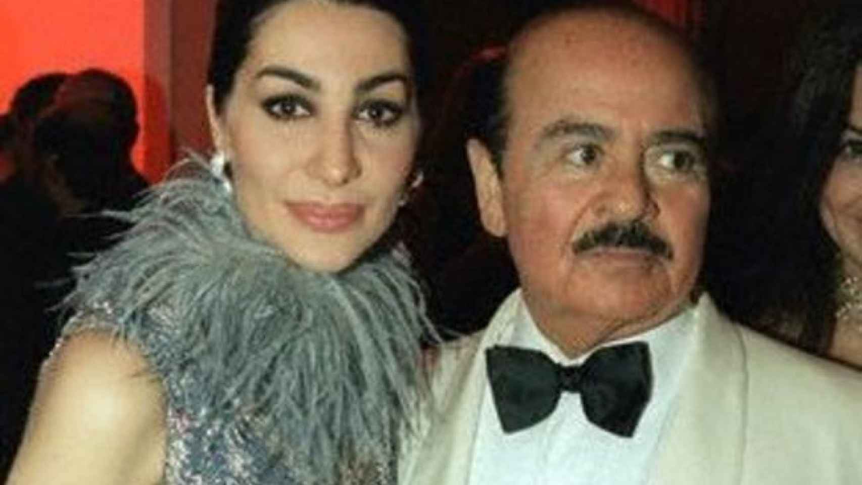 Shahpari Zanganeh y su esposo Adnan Khashoggi, en una fiesta.