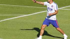 Diego Simeone, dirigiendo un entrenamiento del Atlético de Madrid