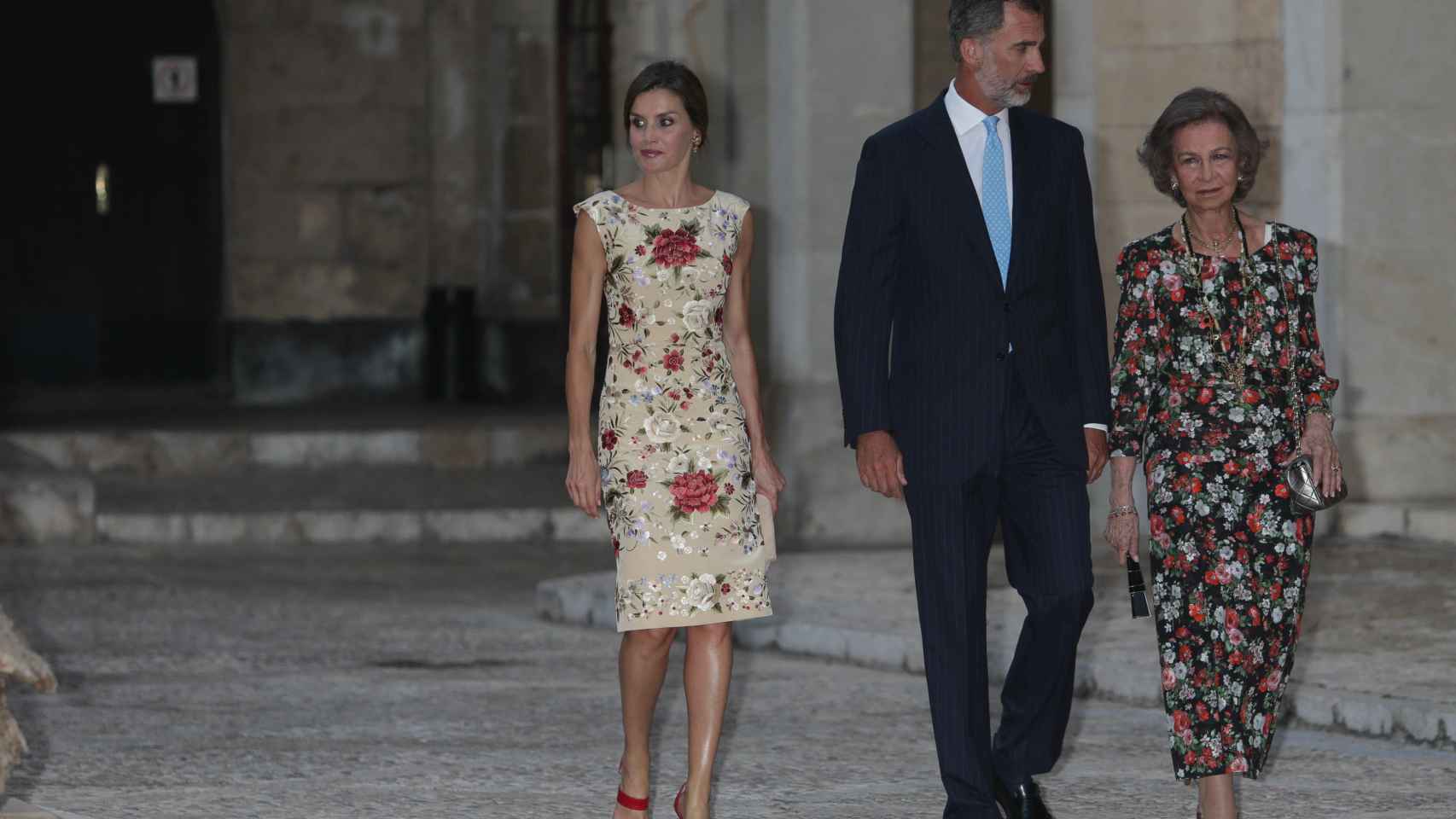 Letizia, el rey Felipe y la reina Sofía, en la recepción a las autoridades el año pasado.