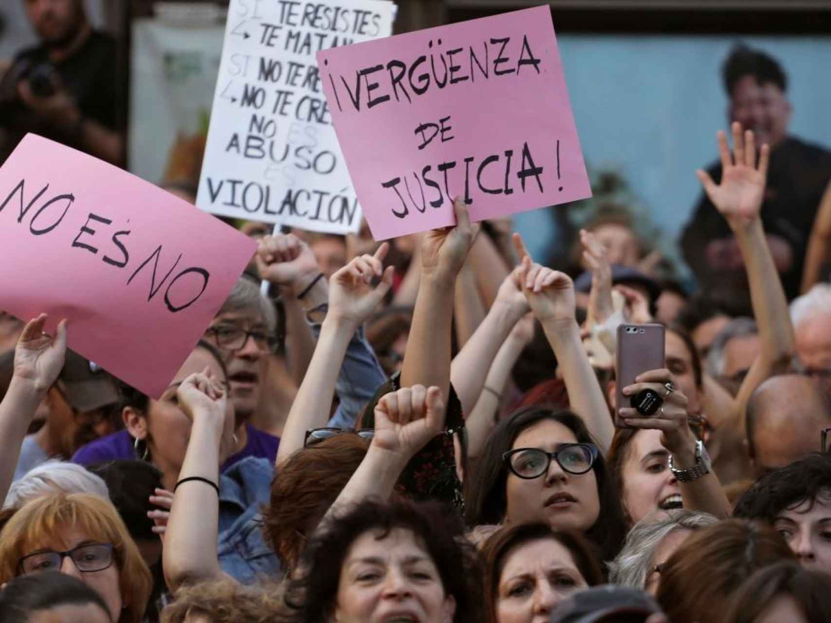 Manifestantes afirman que no es no en las calles españolas.