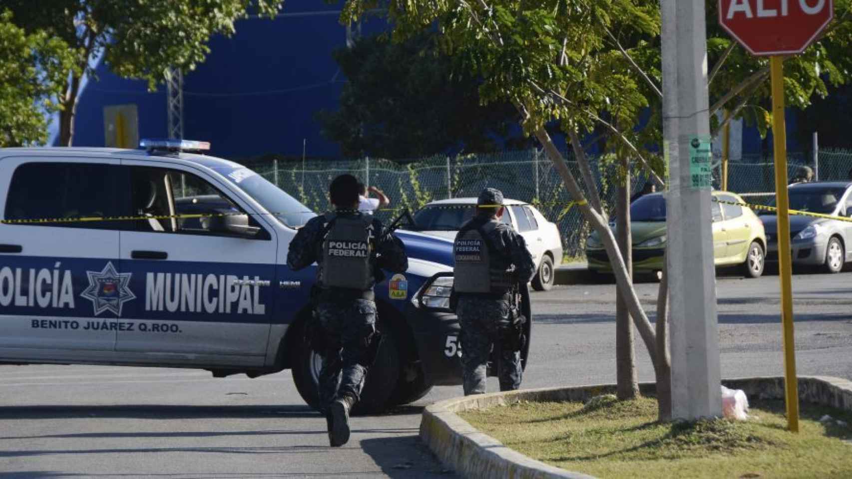 Cinco muertos en un tiroteo entre policías y sicarios en Cancún