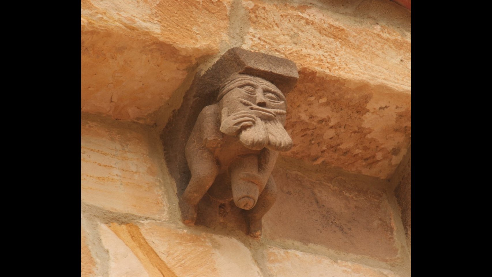 Una de las figuras sexuales de las iglesias medievales. Fundación Santa María La Real.