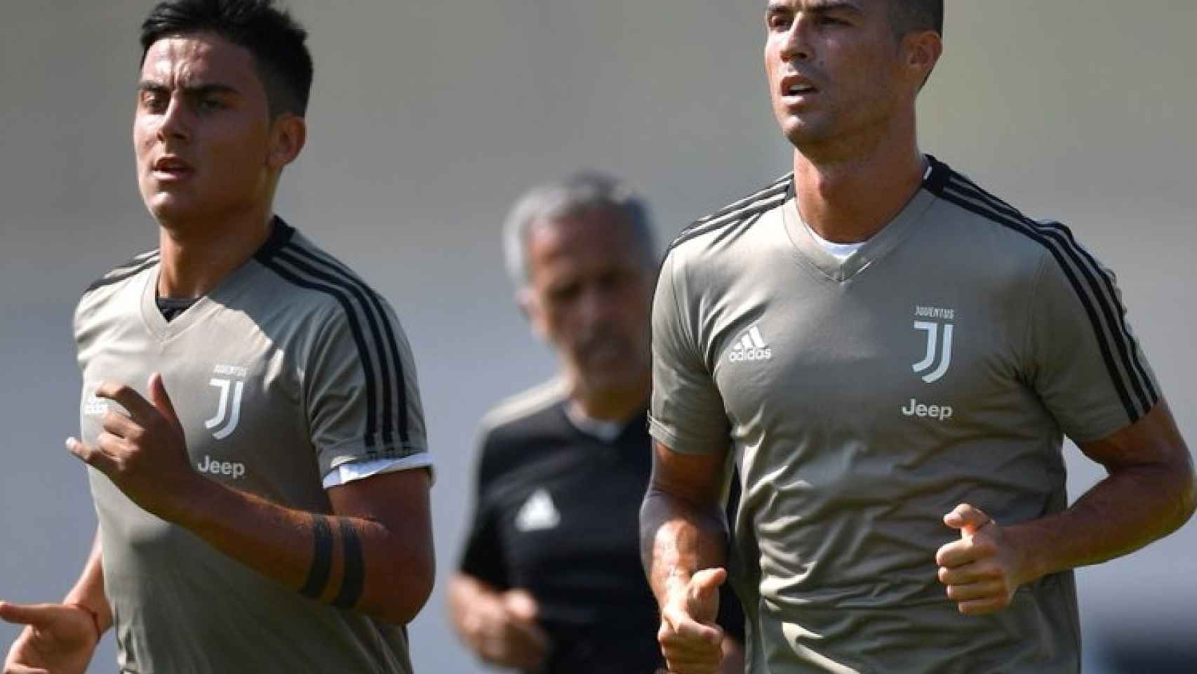 Dybala y Cristiano entrenan con la Juventus