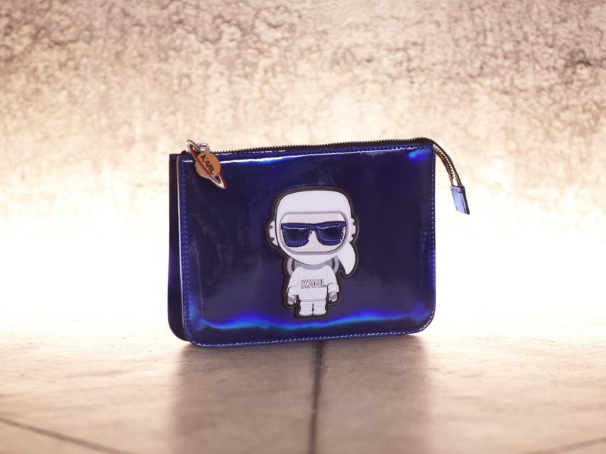 Bolso de la colección 'Karl in Space' de Karl Lagerfeld.