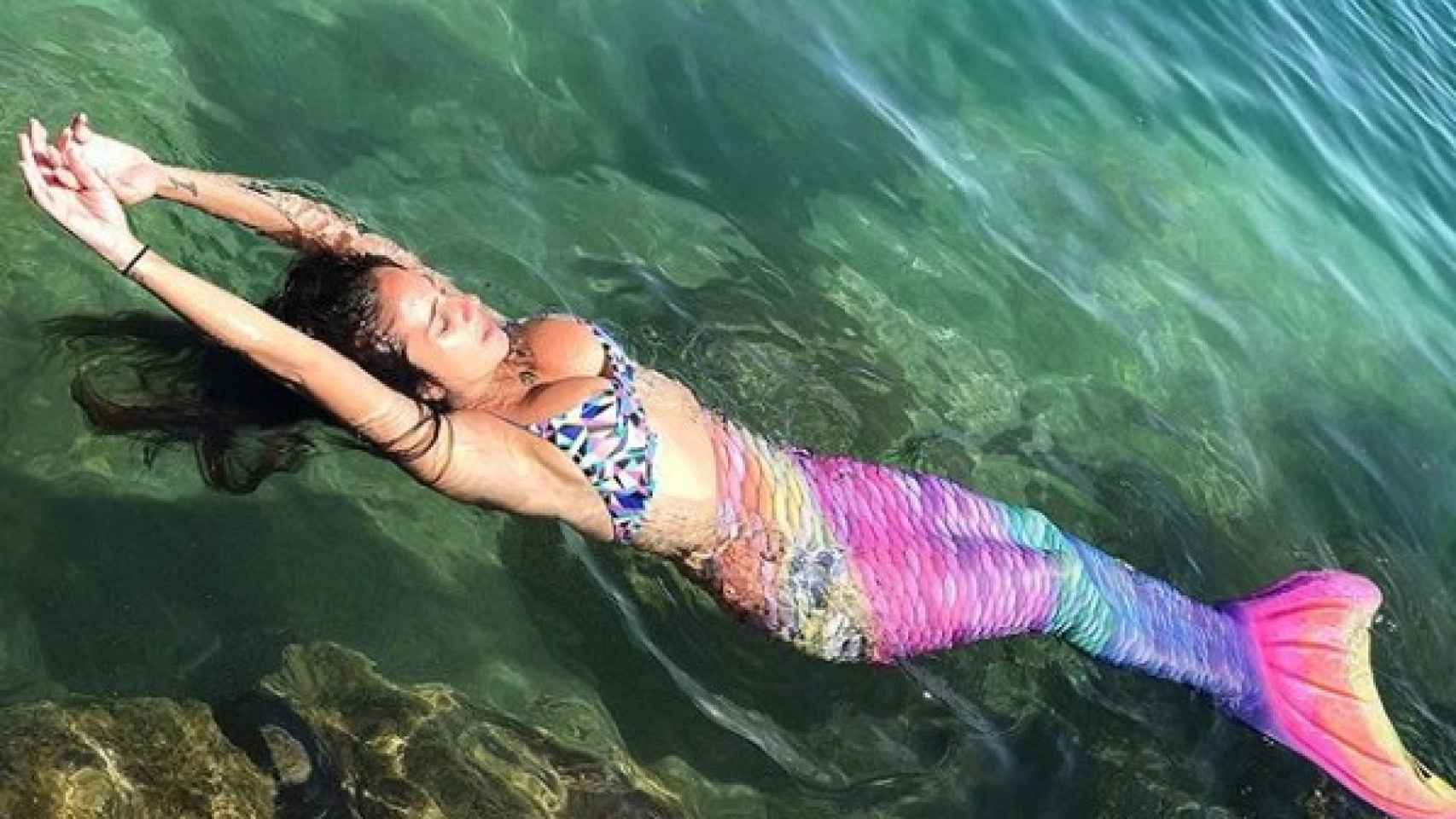 Anabel Pantoja luce una cola de sirena en sus redes sociales.