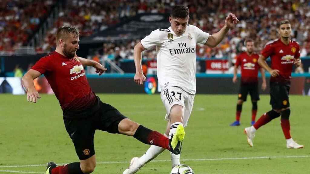 Fede Valverde durante el partido entre el Real Madrid y el Manchester United. Foto: Twitter