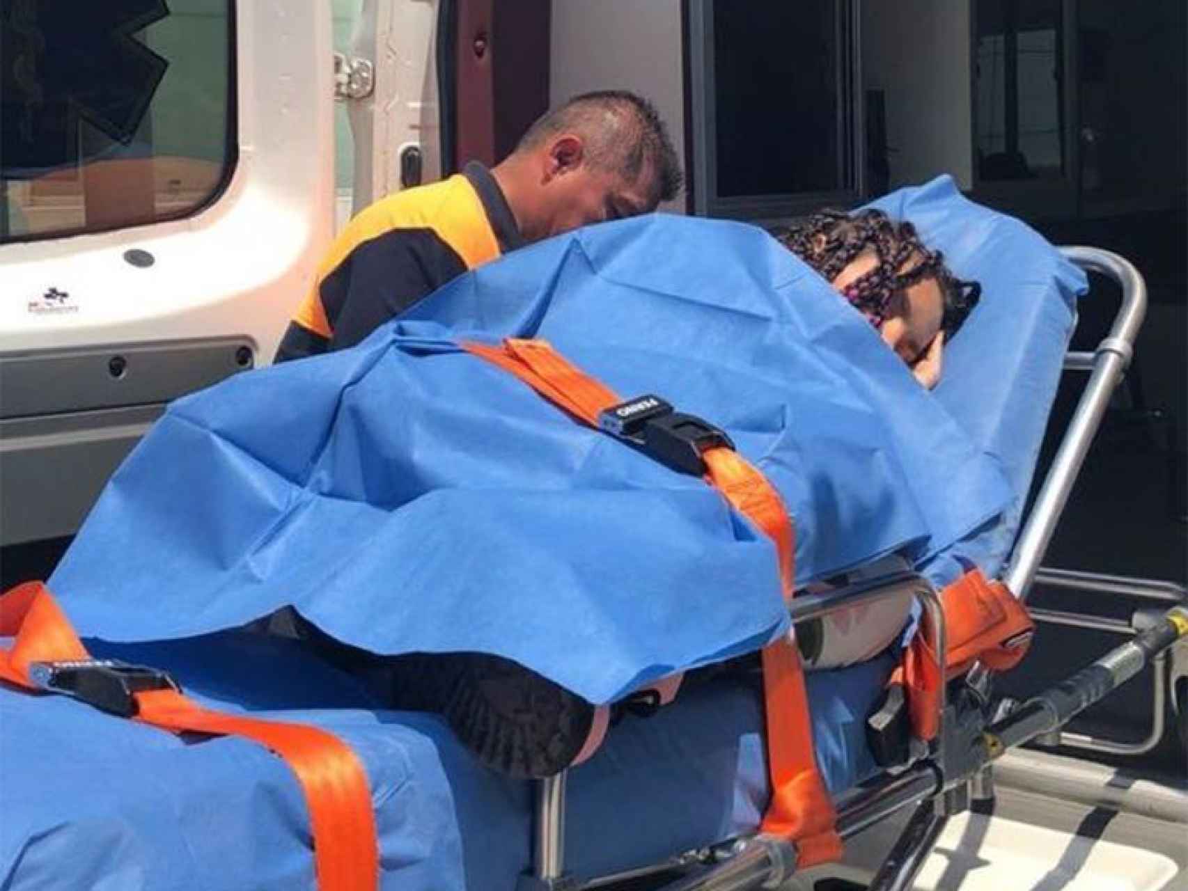 Una de las fotos que Elettra Lamborghini ha compartido de su traslado al hospital.