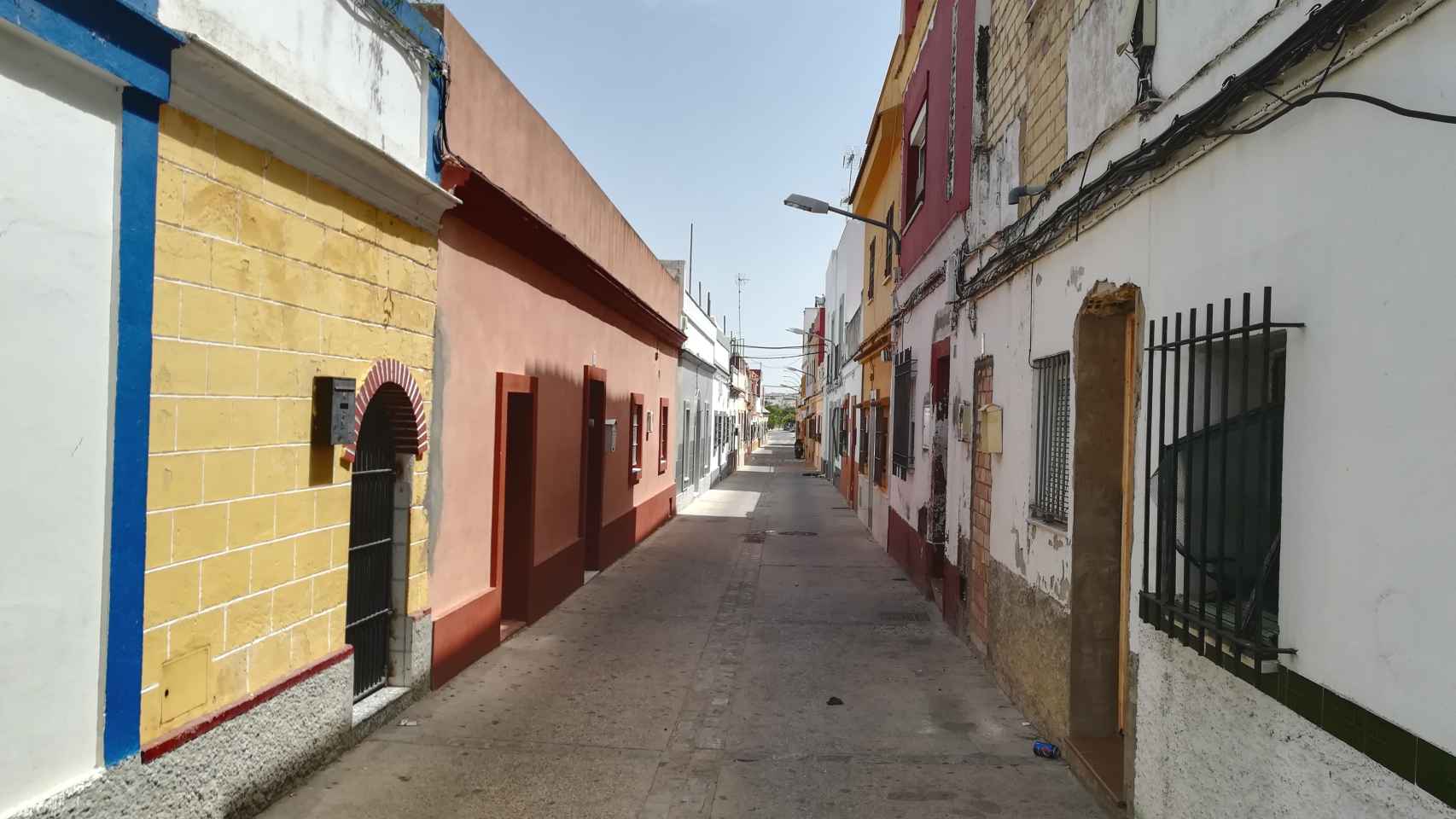La vivienda de Paqui García está ubicada en esta calle de El Puerto de Santa María (Cádiz), de donde ella procede.