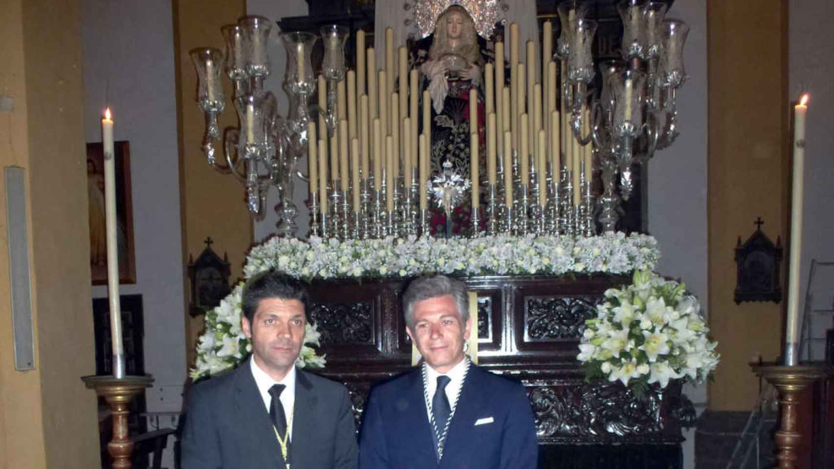 Derecha: José Enrique Varela y Urquijo, tercer Marqués de Varela de San Fernando, es hermano de pleno derecho de la Cofradía de la Soledad de Cádiz.