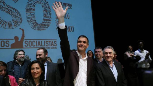 Margarita Robles, Pedro Sánchez y Manuel Escudero, en la presentación de las propuestas del candidato socialista de cara al Congreso del PSOE. Robles es ahora ministra de Defensa y Escudero está en la OCDE.