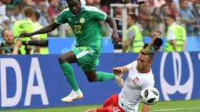 Moussa Wague disputando un partido con Senegal. Foto: Twitter (@kas_eupen)