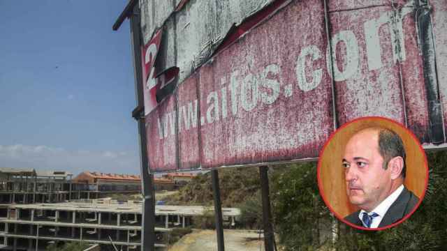 Jesús Ruiz, presidente de Aifos, llevó a cabo fuertes campañas publicitarias para vender miles de viviendas por toda Andalucía. Hoy, muchas de las urbanizaciones que quiso levantar, están medio derruidas.
