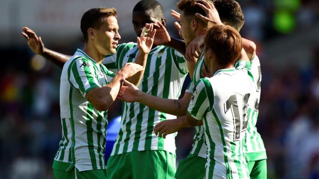 Los jugadores del Real Betis, celebrando un gol