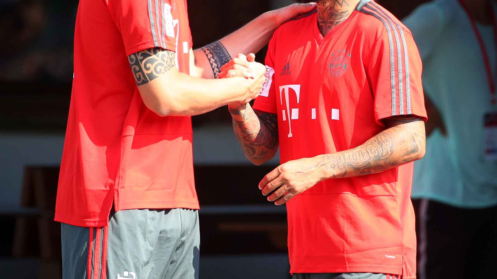 Vidal se despide de los jugadores del Bayern