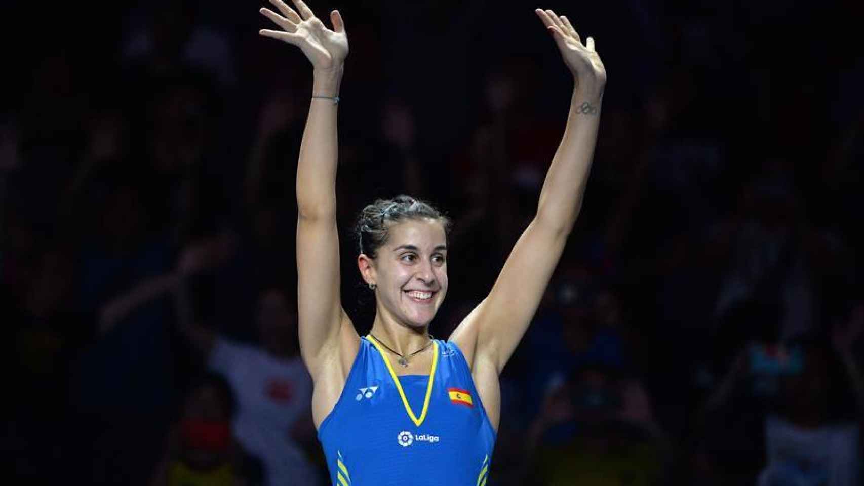 Carolina Marín celebra su victoria.