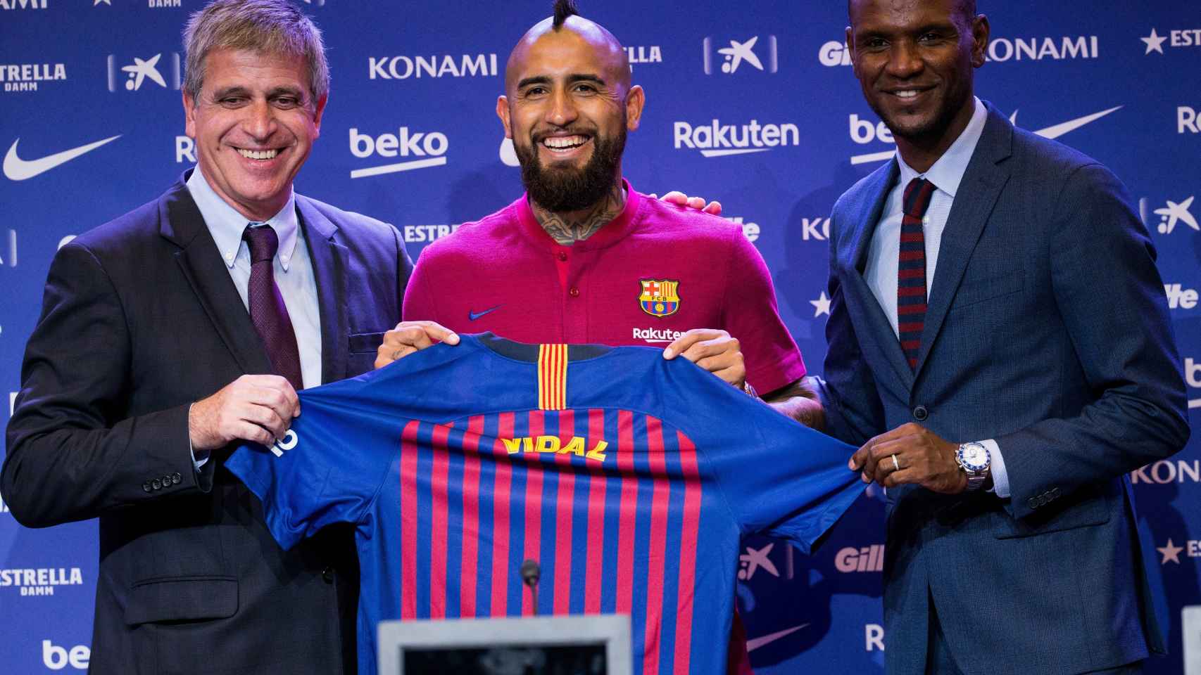 Vidal, presentado con el Barcelona