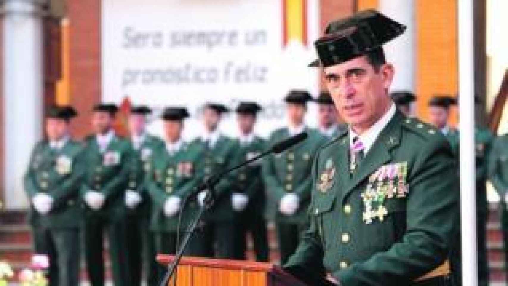Su hermano es el coronel Antonio Rodríguez-Medel, destinado en San Lorenzo del Escorial.