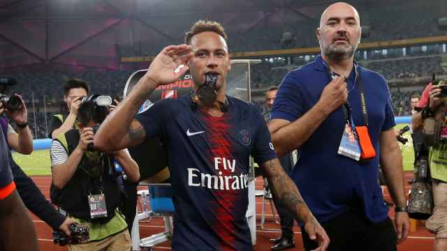 Neymar celebra la Supercopa de Francia.