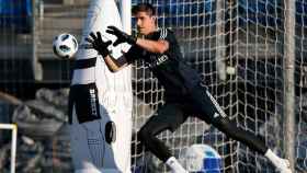 Courtois en su primer entrenamiento con el Real Madrid