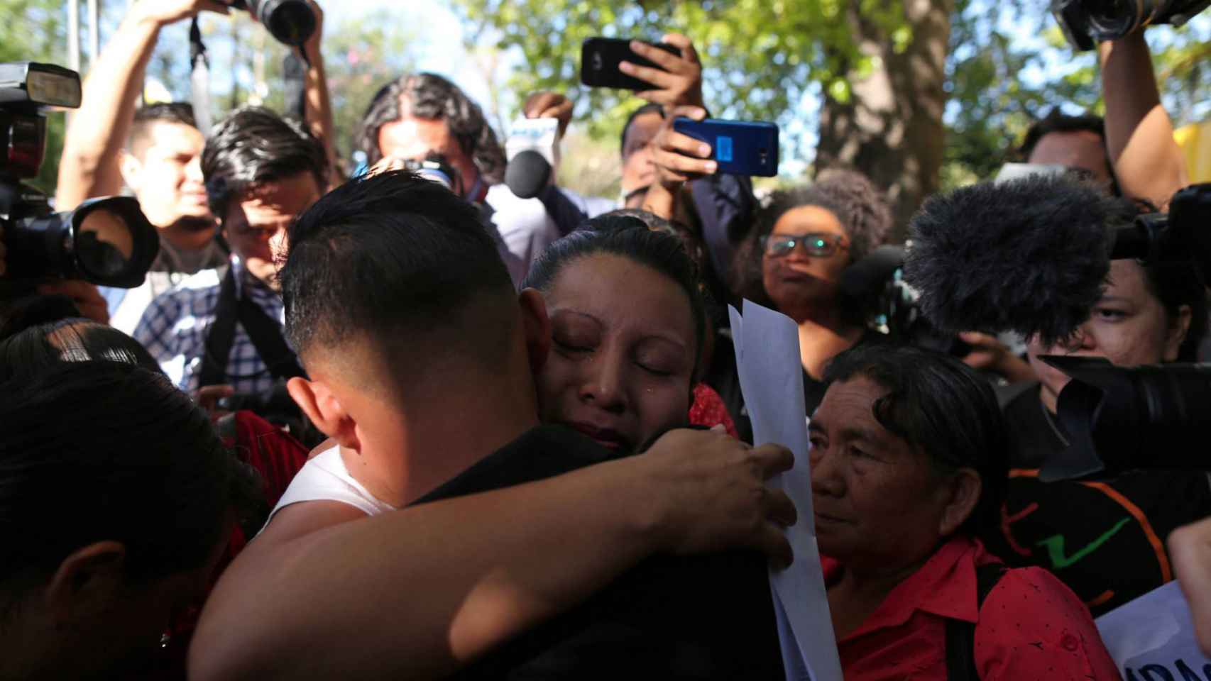 Teodora Vasquez, excarcelada tras cumplir 10 años de los 30 de condena en El Salvador.