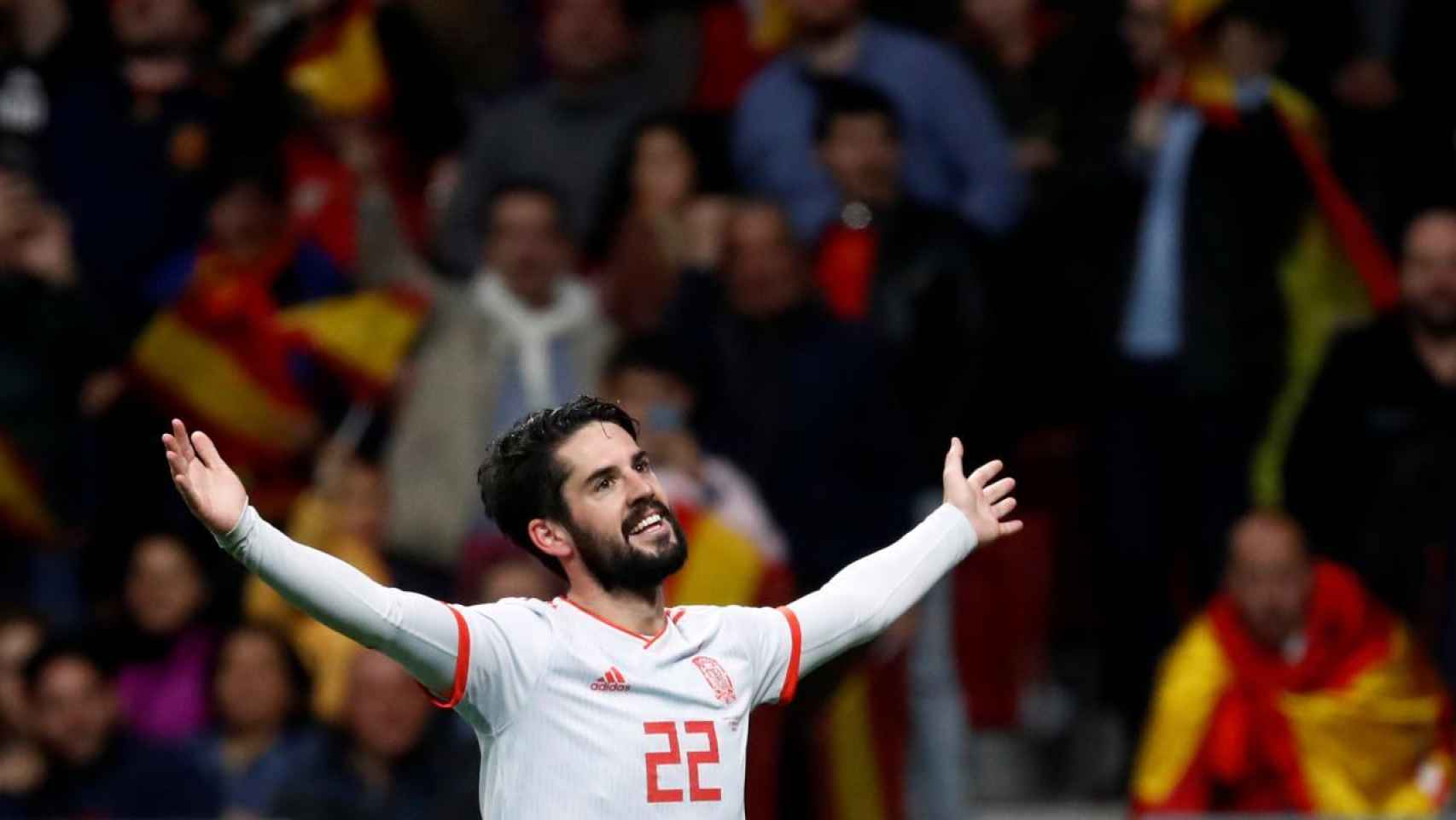 Isco celebra un gol con España