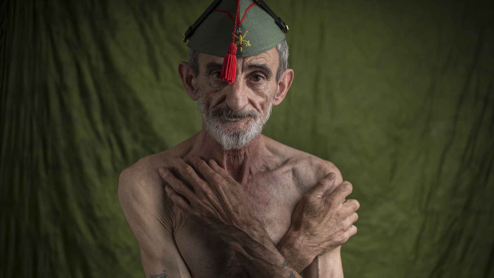 Los legionarios abandonados: José Antonio, enfermo, vive con 360 euros en un piso compartido