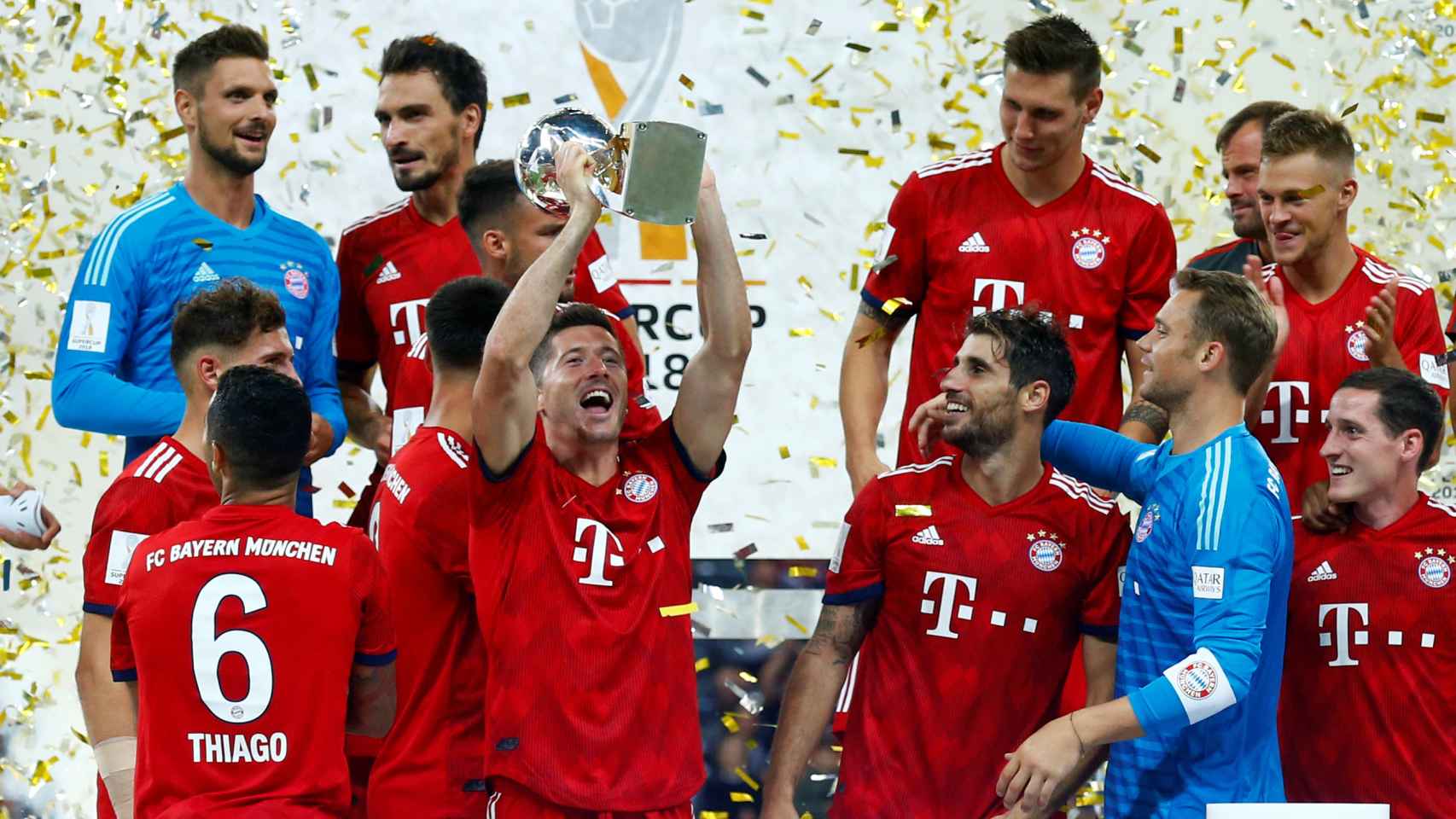 Lewandowski levanta la Supercopa alemana