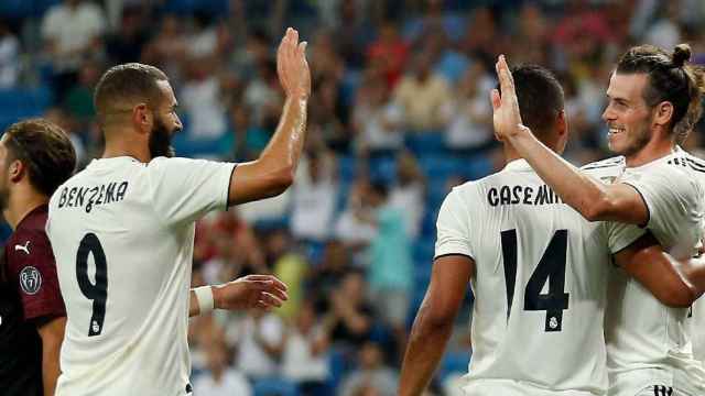 Bale, Benzema y Casemiro celebran un gol del Real Madrid