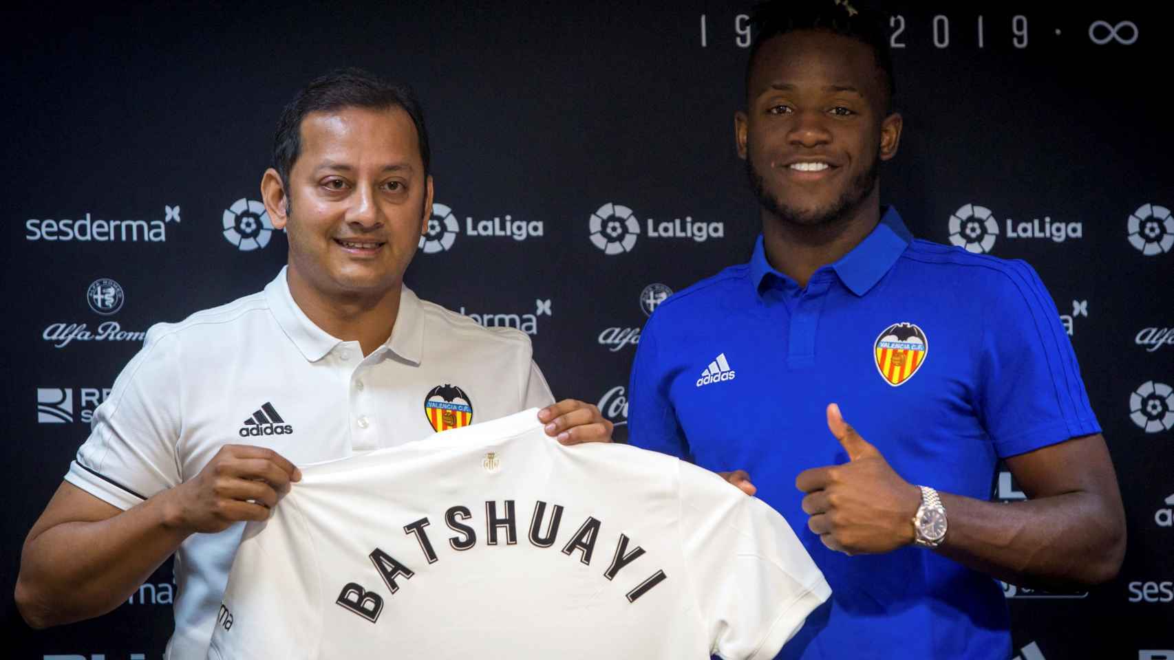 Batshuayi presentado con el Valencia