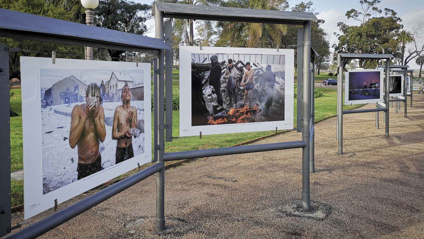 Exposición 'Sin fronteras', un invitado en el infierno en la Galería Parque Rodó de Montevideo, Uruguay - 09.08.2018 - MARCOS MORENO © -110