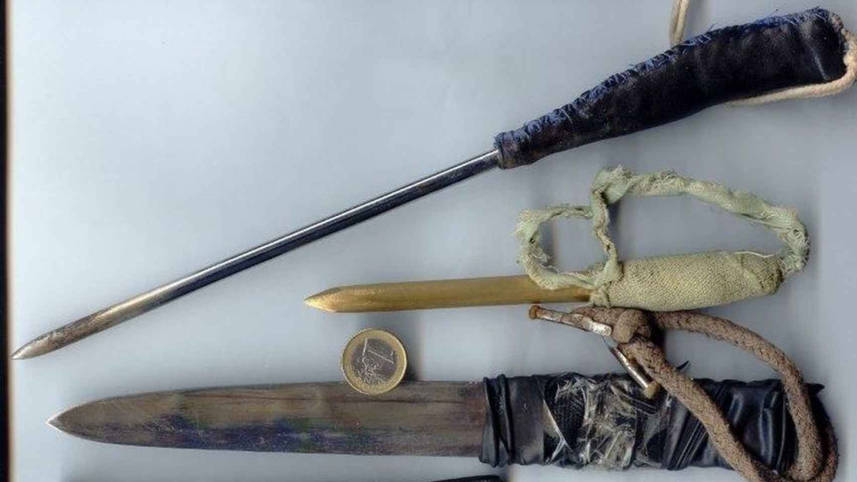 Armas artesanales que fabrican los presos para pelear.